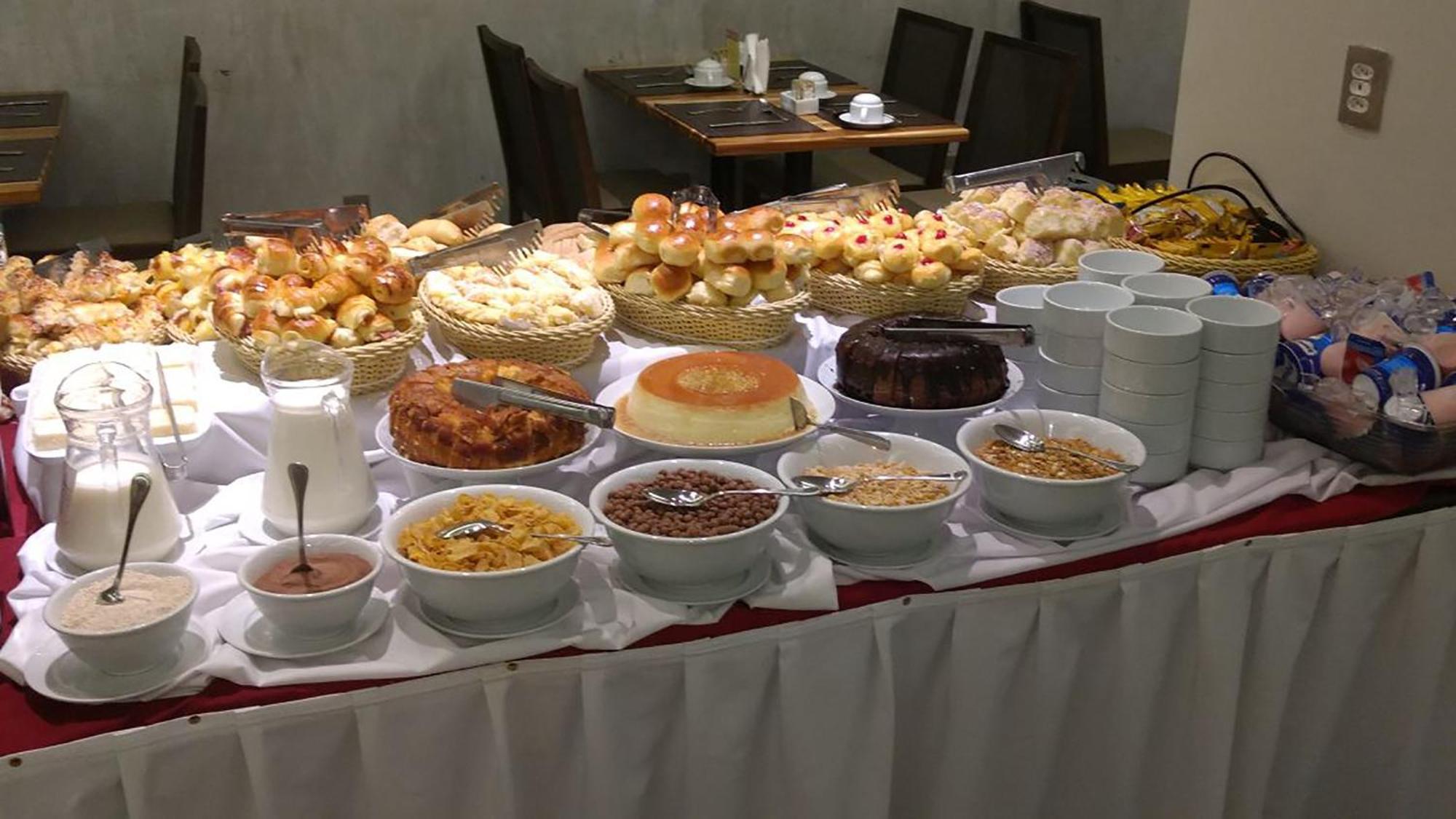 Hotel Atlantico Travel Copacabana Rio de Janeiro Exterior photo Breakfast buffet